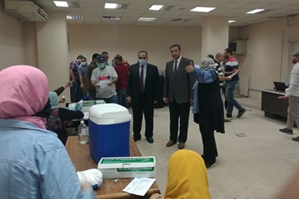 Benha University&#039;s Vice President for Education and Students Affairs inspects Corona vaccination at Faculty of Engineering, Shoubra